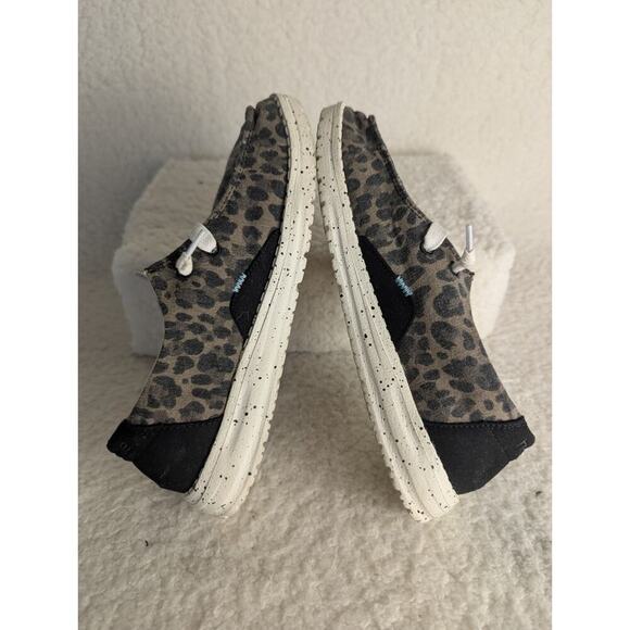 Hey Dude Womens Wendy Loafer Leopard Jungle Size‎ 5M - Picture 4 of 9